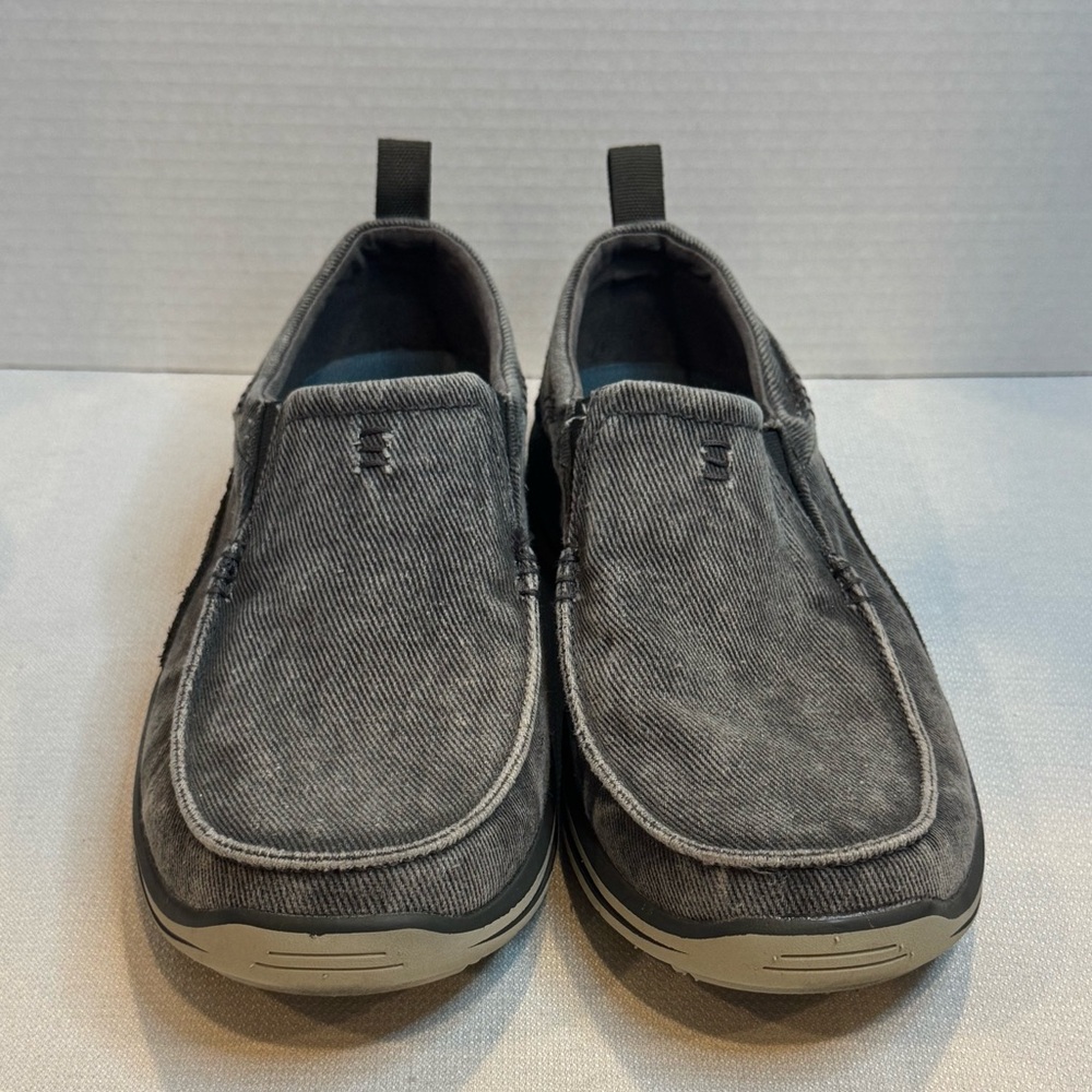 EUC Skechers Drigo Slip On Moc Toe Casual Gray Charcoal Men's Shoes 64654 Size 8